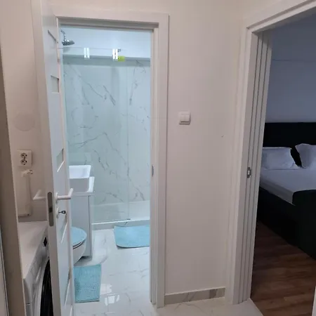Apartment, 3 Rooms, Nearby Piata Victoriei And Gara De Nord Bukarest