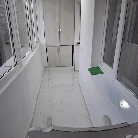 Apartment, 3 Rooms, Nearby Piata Victoriei And Gara De Nord Lägenhet