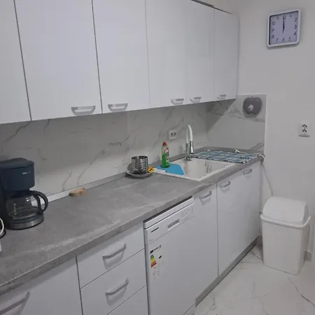 Apartment, 3 Rooms, Nearby Piata Victoriei And Gara De Nord Lägenhet *