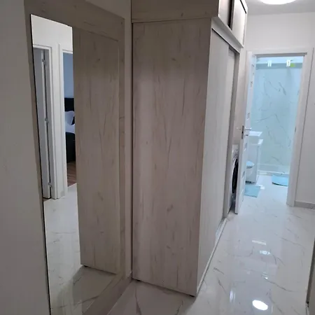 Apartment, 3 Rooms, Nearby Piata Victoriei And Gara De Nord Lägenhet *