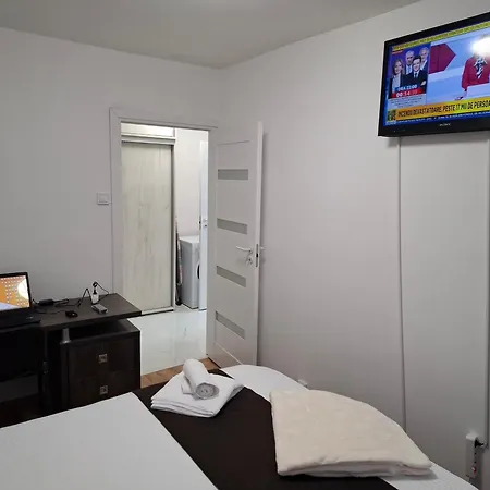 Apartment, 3 Rooms, Nearby Piata Victoriei And Gara De Nord *