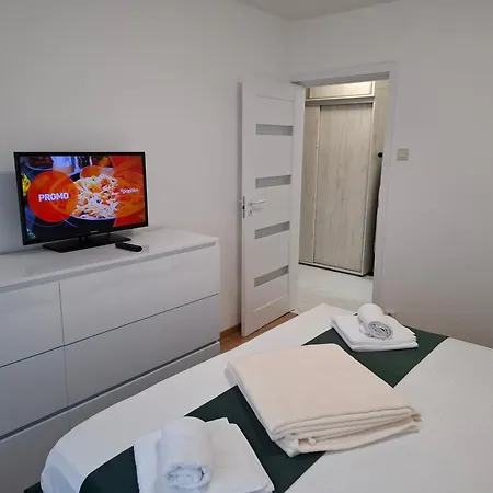 Apartment, 3 Rooms, Nearby Piata Victoriei And Gara De Nord