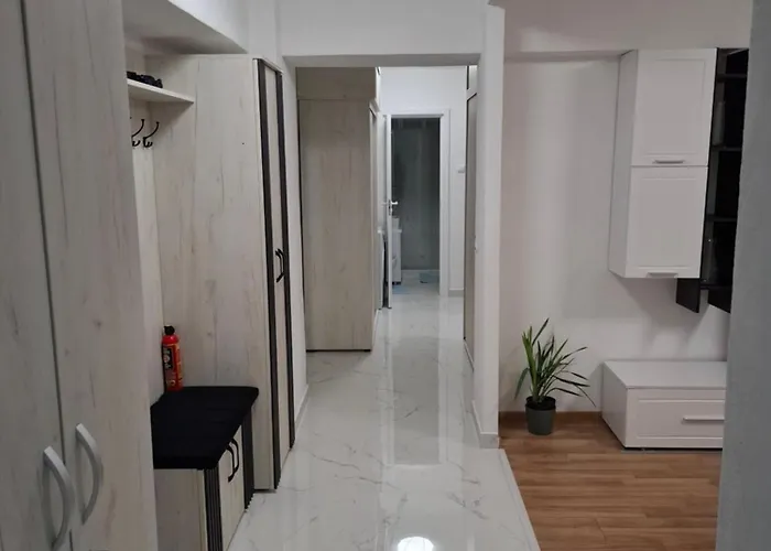 Apartment Apartment, 3 Rooms, Nearby Piata Victoriei And Gara De Nord *