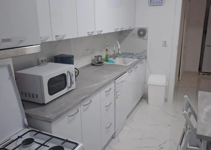 Apartment, 3 Rooms, Nearby Piata Victoriei And Gara De Nord * Bucharest