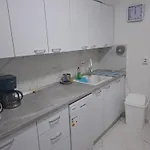 Apartment, 3 Rooms, Nearby Piata Victoriei And Gara De Nord 아파트 *