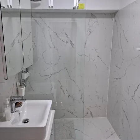 Apartment, 3 Rooms, Nearby Piata Victoriei And Gara De Nord *