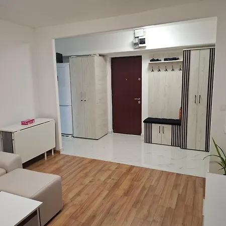Apartment, 3 Rooms, Nearby Piata Victoriei And Gara De Nord