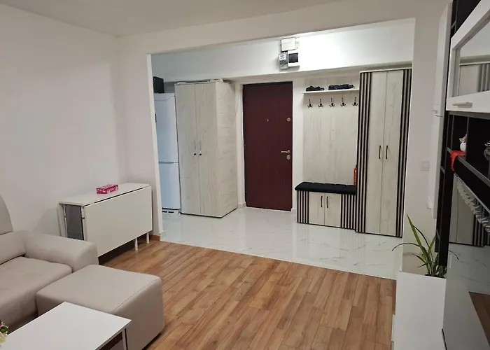 Apartment, 3 Rooms, Nearby Piata Victoriei And Gara De Nord