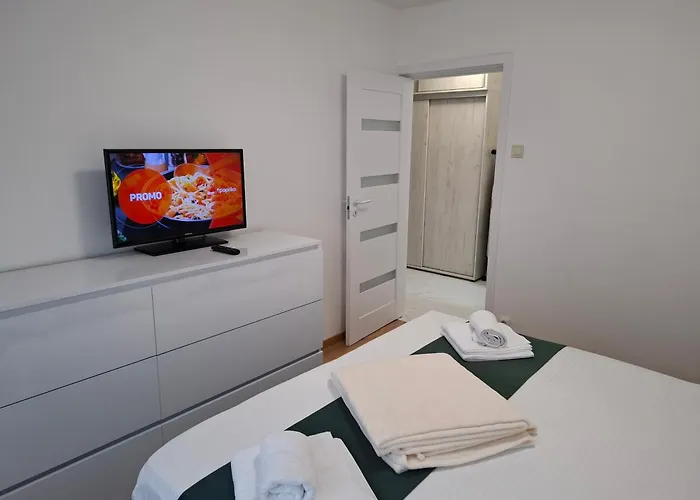 Apartment, 3 Rooms, Nearby Piata Victoriei And Gara De Nord